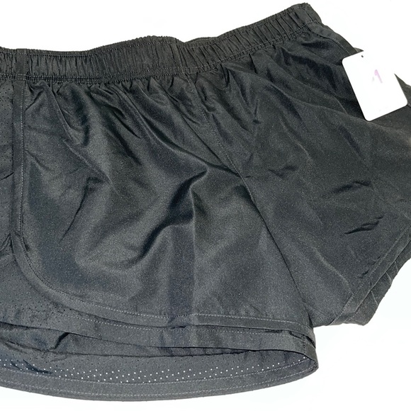 NWT. Alive magnetic black lines shorts - Picture 1 of 4